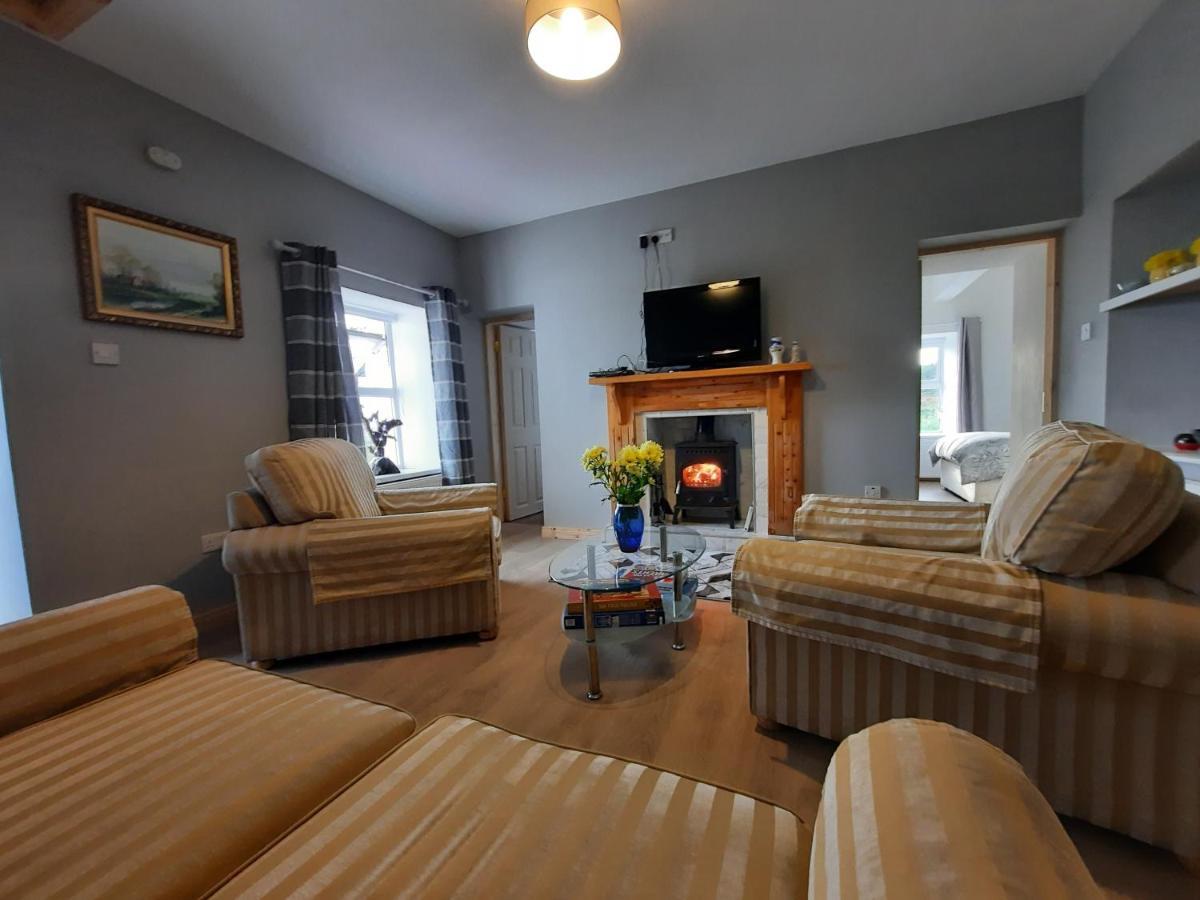 Conneelys Cottage, Connemara, Clifden, H71Y096 エクステリア 写真
