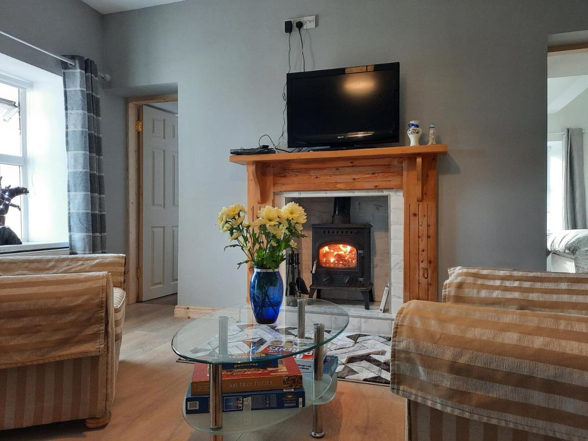 Conneelys Cottage, Connemara, Clifden, H71Y096 エクステリア 写真